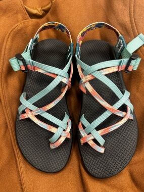 Chaco  Hiking Sandals Size 9 Womens Strappy Toe Loop